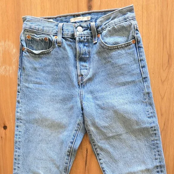 Levi’s Wedgie Straight Jeans | Size 24 | Raw Hem High Rise Vintage Wash - Picture 3 of 9